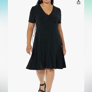 NWT XL Amazon Essentials Women's Short Sleeve V-Neck Gathered Fit &Flare Dress